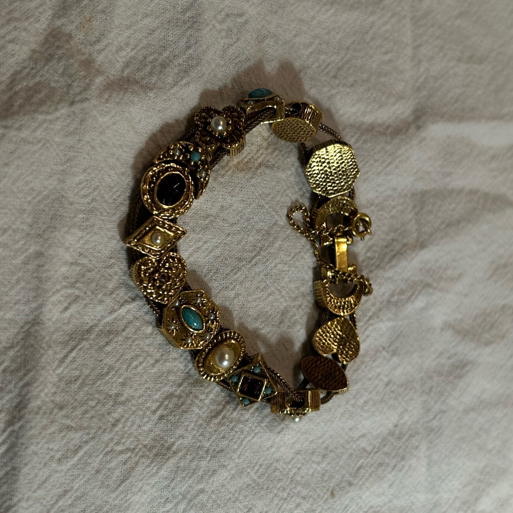 Vintage Elegant Gold and Black Women's Bracelet
